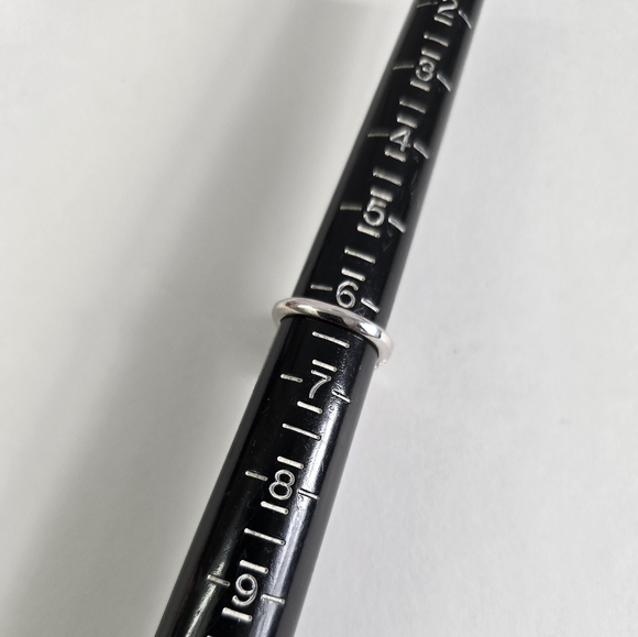 Sterling Silver 925 Stunning Blue and Silver Ring with Intricate Design - Picture 3 of 9